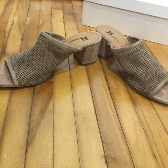 Brown's Beige Suede Leather Warwick Sandals (Size 9) (BNIB) - Picture 6 of 9